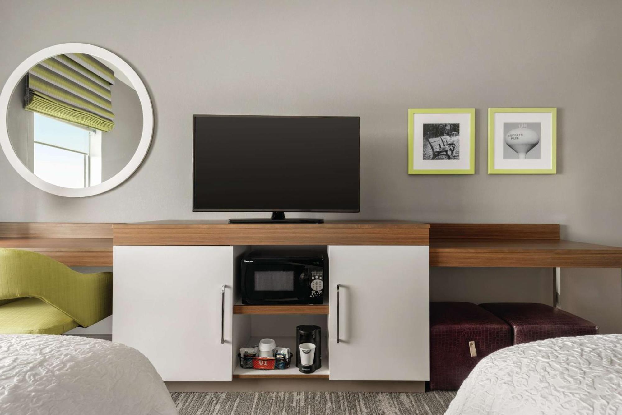 Hampton Inn Brooklyn Park Eksteriør billede