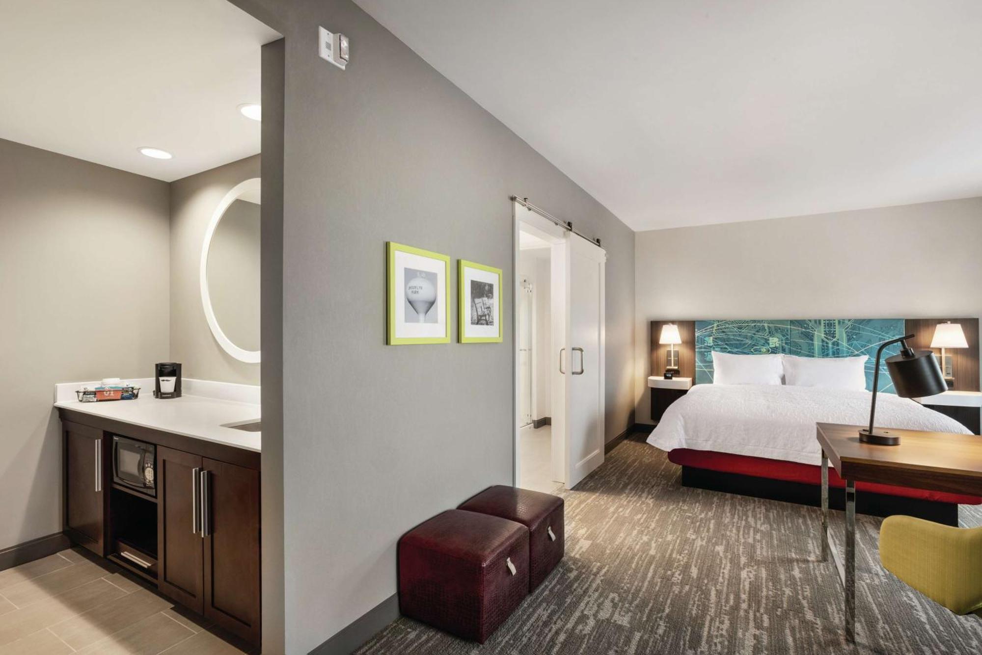 Hampton Inn Brooklyn Park Eksteriør billede