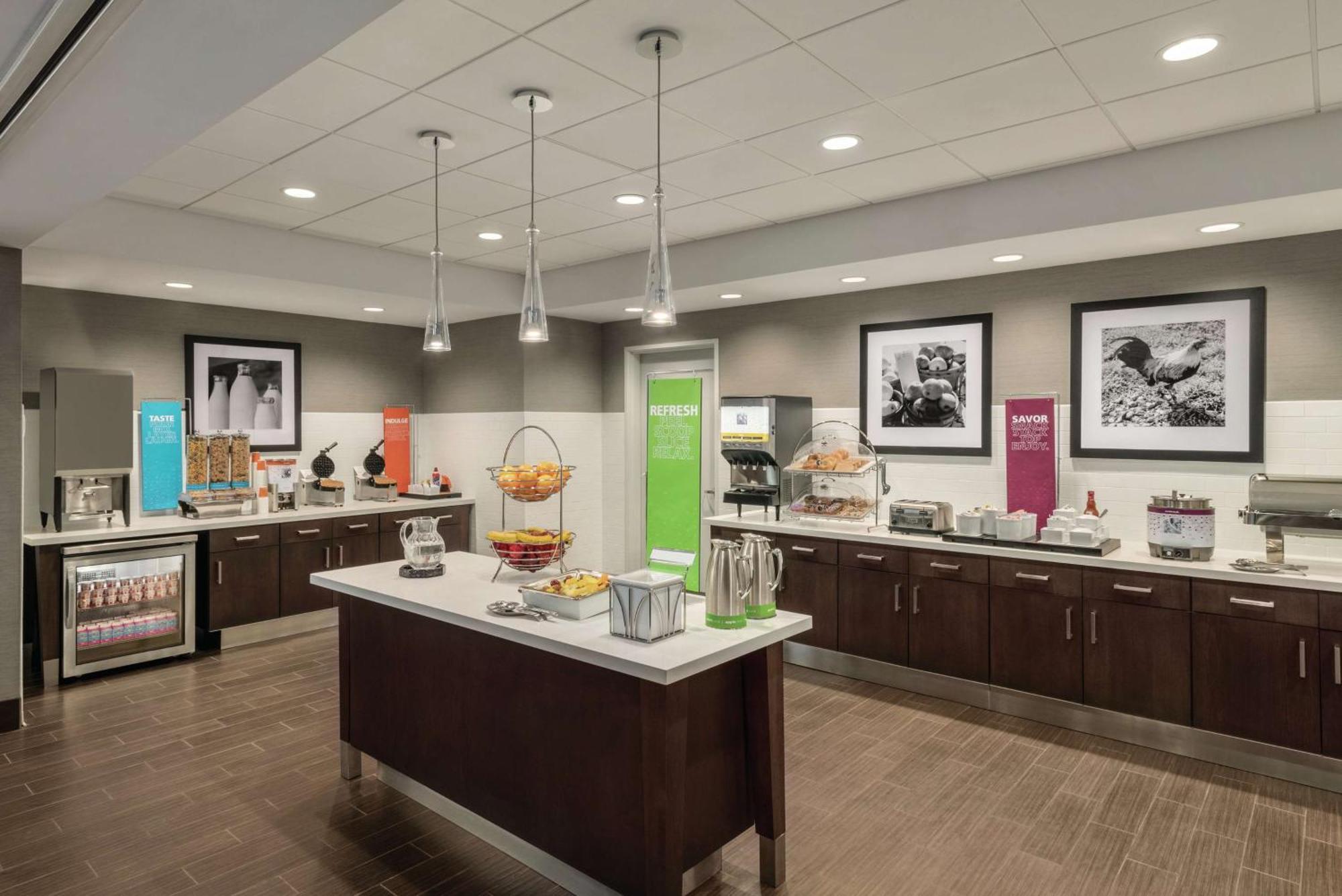 Hampton Inn Brooklyn Park Eksteriør billede